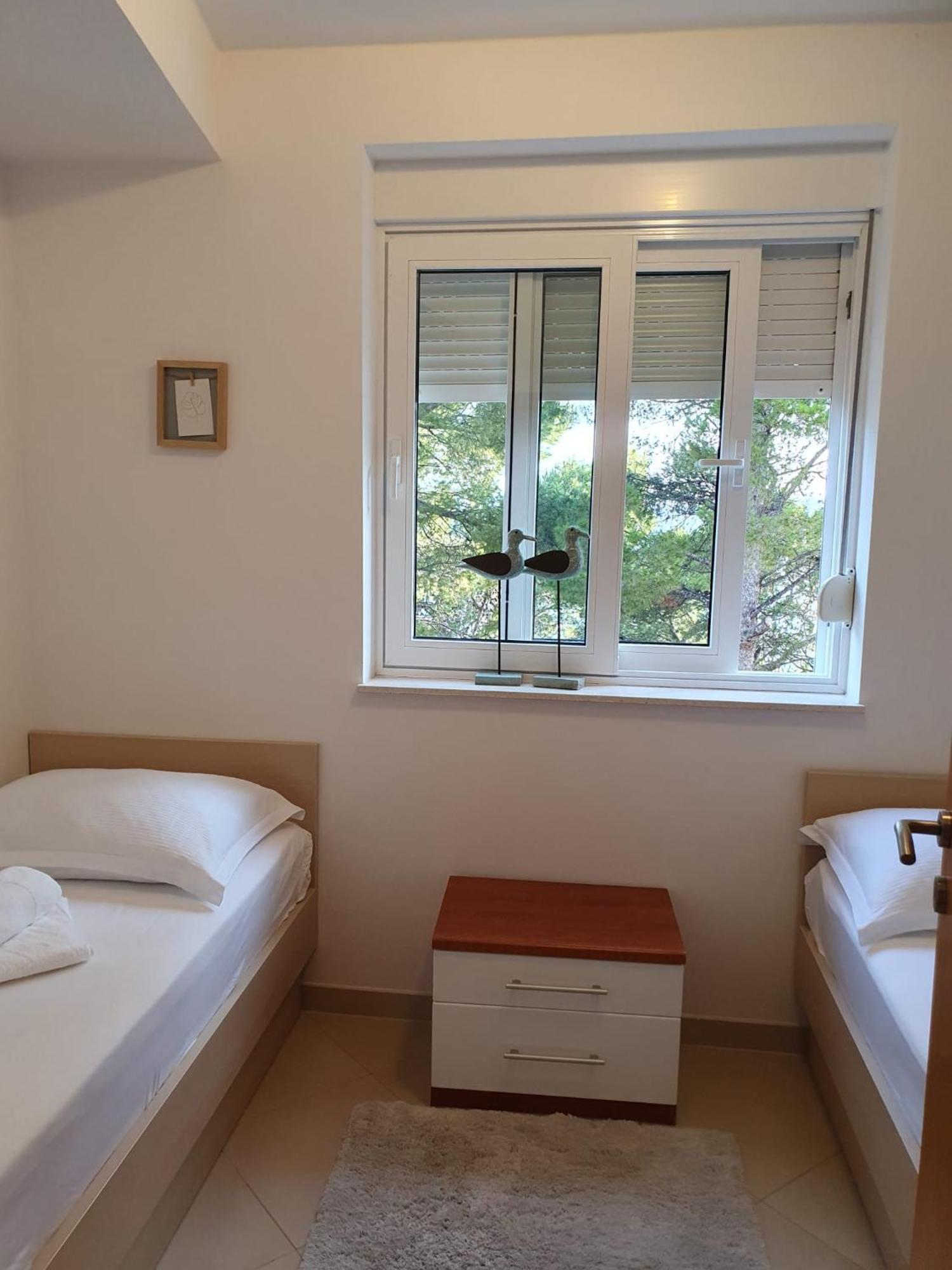Inas Place Baška Voda Exterior foto